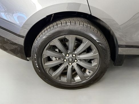 Used 2019 Land Rover Range Rover Velar R-Dynamic SE AWD/4WD image 33