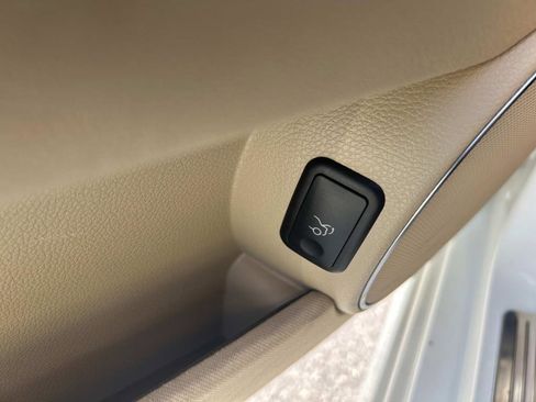 Used 2012 Mercedes-Benz C 300 4MATIC Sedan image 27