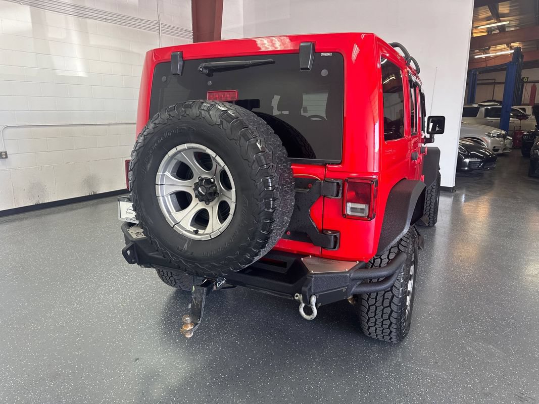 Used 2015 Jeep Wrangler Unlimited Sahara AWD/4WD image 4