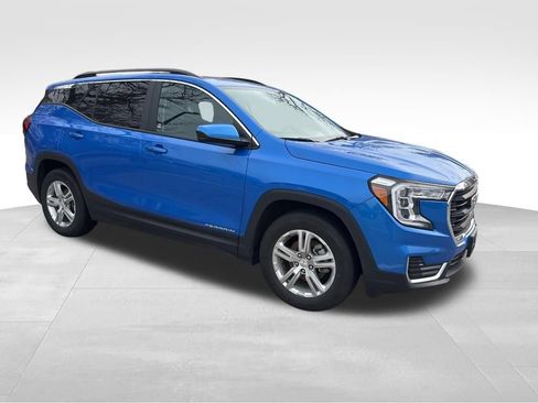Used 2024 GMC Terrain SLE w/ Driver Convenience Package FWD image 12