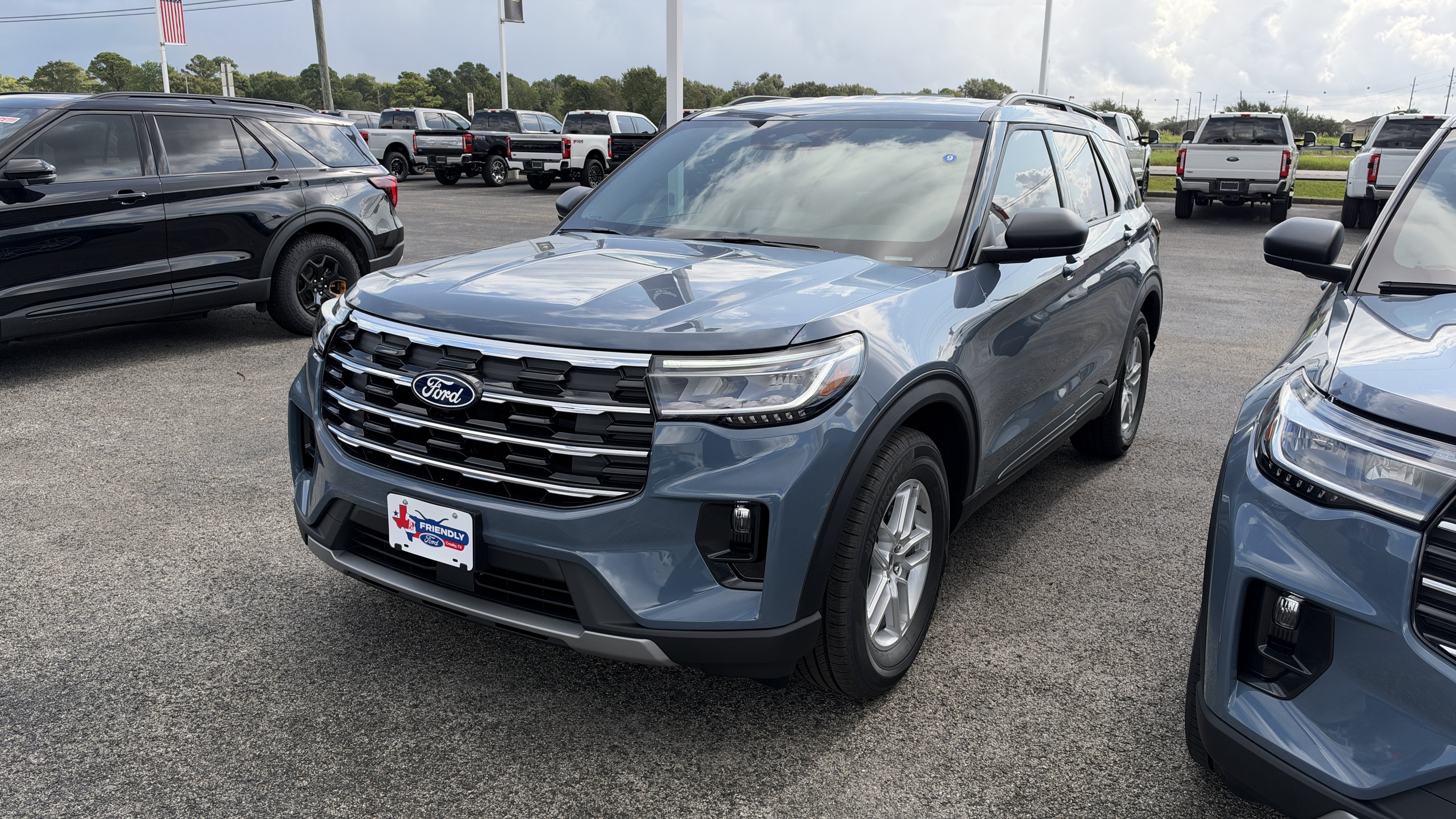 New 2027 Ford Explorer Active w/ Active Comfort Package RWD image 4