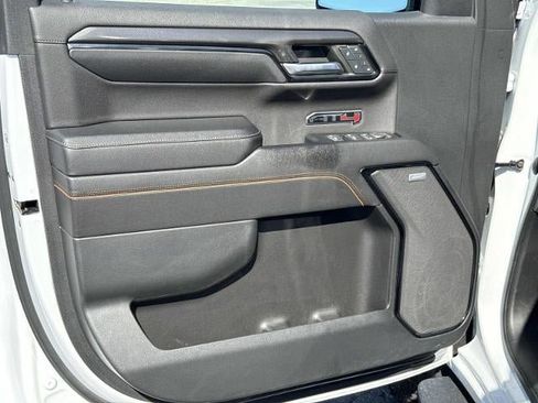 Used 2023 GMC Sierra 1500 AT4 w/ AT4 Premium Package AWD/4WD image 13