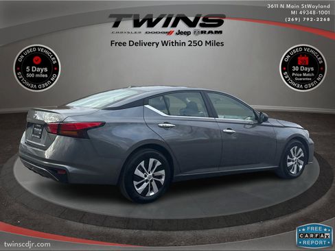 Used 2025 Nissan Altima 2.5 S image 3