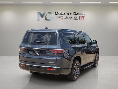 Used 2024 Jeep Wagoneer Series II w/ Flexible Seating Group AWD/4WD image 5