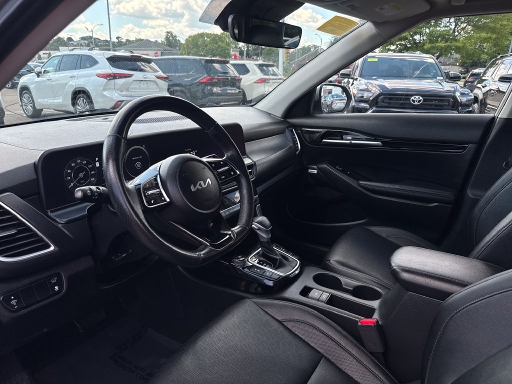 Used 2024 Kia Seltos SX w/ SX Sunroof Package AWD/4WD image 15