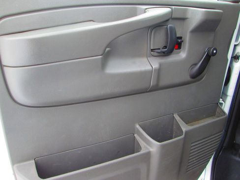Used 2012 Chevrolet Express 2500 RWD image 10