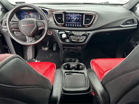 Used 2020 Chrysler Pacifica Limited w/ Quick Order Package 27H Red S image 20