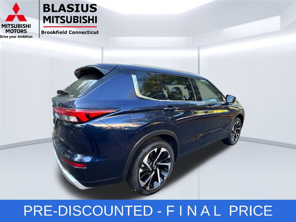 Used 2024 Mitsubishi Outlander SEL AWD/4WD image 8