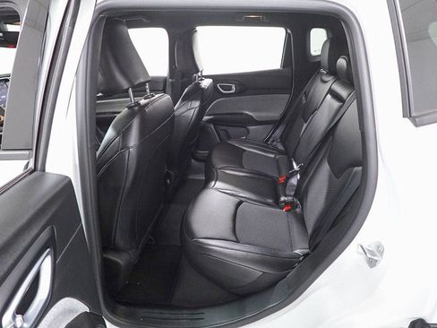 New 2026 Jeep Compass Latitude image 22