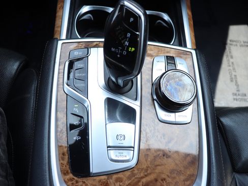 Used 2018 BMW 740i xDrive 740i xDrive Sedan image 36