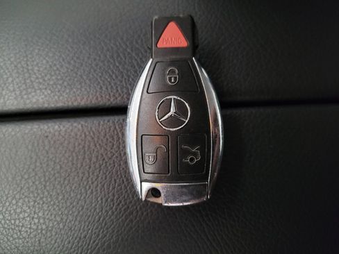 Used 2016 Mercedes-Benz C 300 Sedan image 32