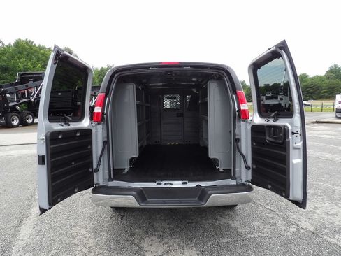 Used 2023 GMC Savana 2500 w/ Driver Convenience Package RWD image 38
