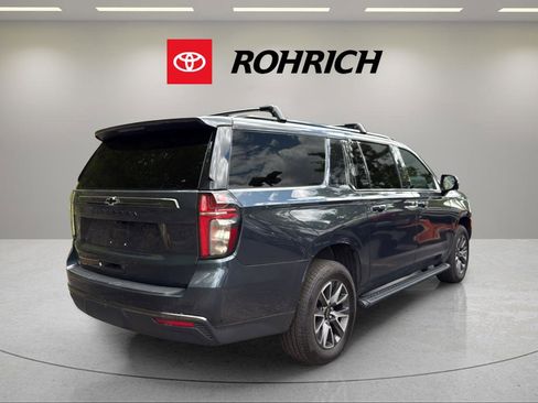 Used 2022 Chevrolet Suburban Z71 w/ Luxury Package AWD/4WD image 6