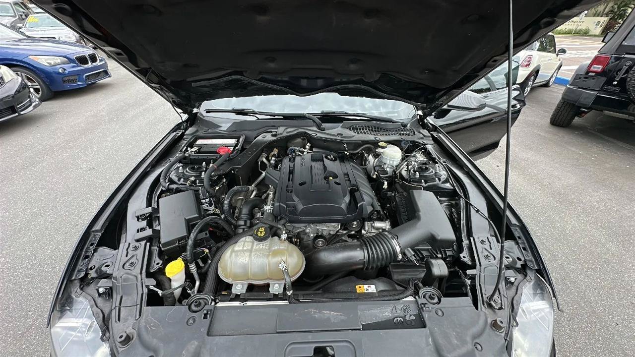 Used 2018 Ford Mustang Coupe RWD image 35
