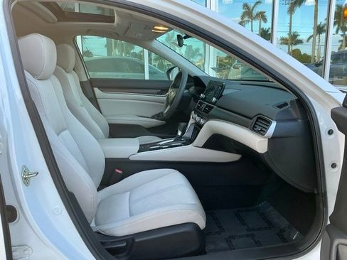 Used 2020 Honda Accord EX image 14