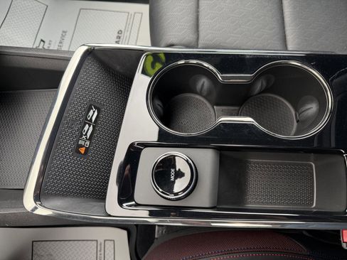 Used 2025 Chevrolet Equinox RS w/ Safety and Technology Package image 22