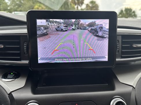 Used 2020 Ford Explorer XLT w/ Equipment Group 202A AWD/4WD image 28