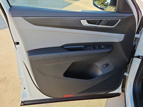 New 2026 Volkswagen Atlas Cross Sport SEL R-Line image 12