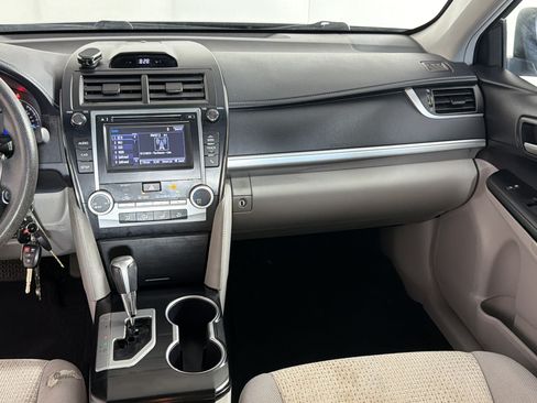Used 2014 Toyota Camry LE FWD image 26