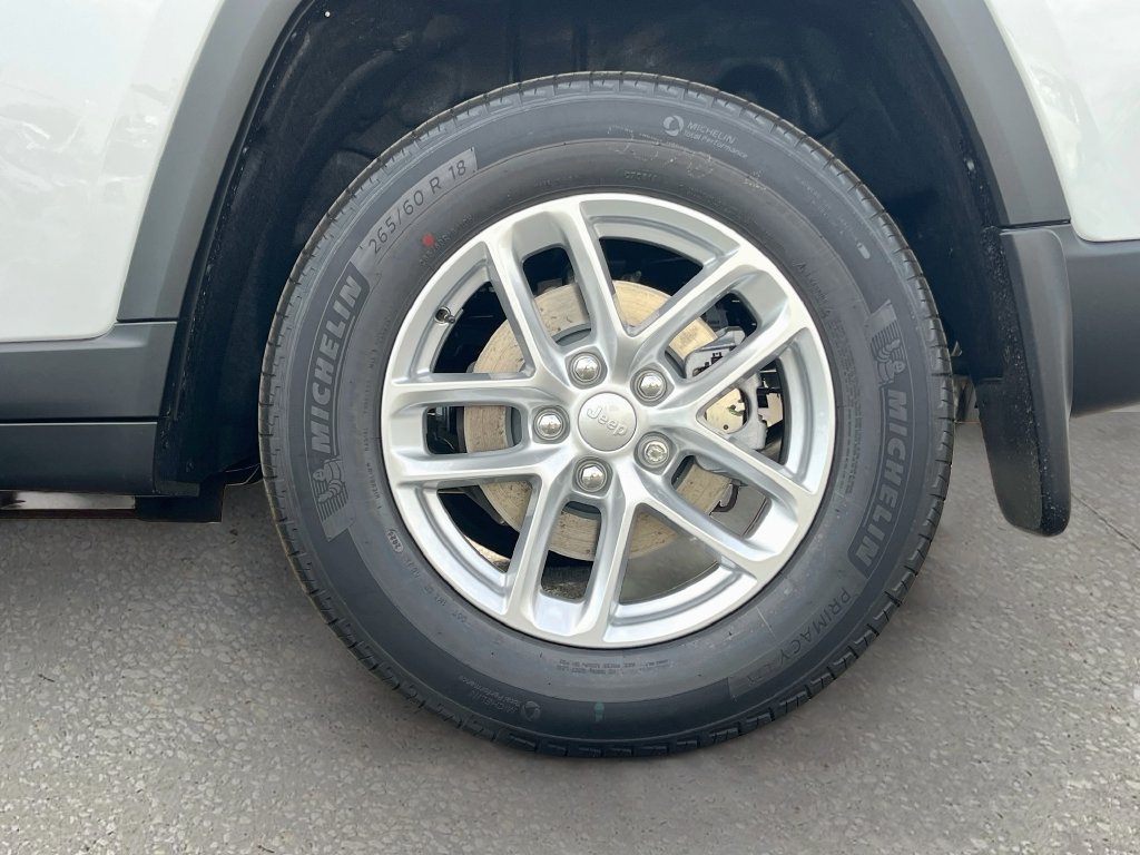 New 2026 Jeep Grand Cherokee Laredo X RWD image 29