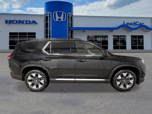 New 2026 Honda Pilot Touring image 8