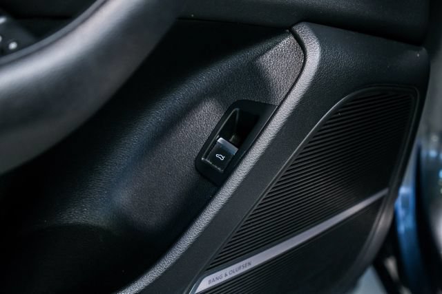 Used 2019 Audi Q8 Premium Plus w/ Premium Plus AWD/4WD image 43