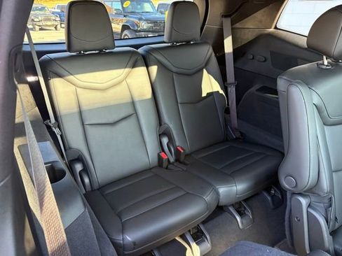 Used 2025 Cadillac XT6 Premium Luxury image 32