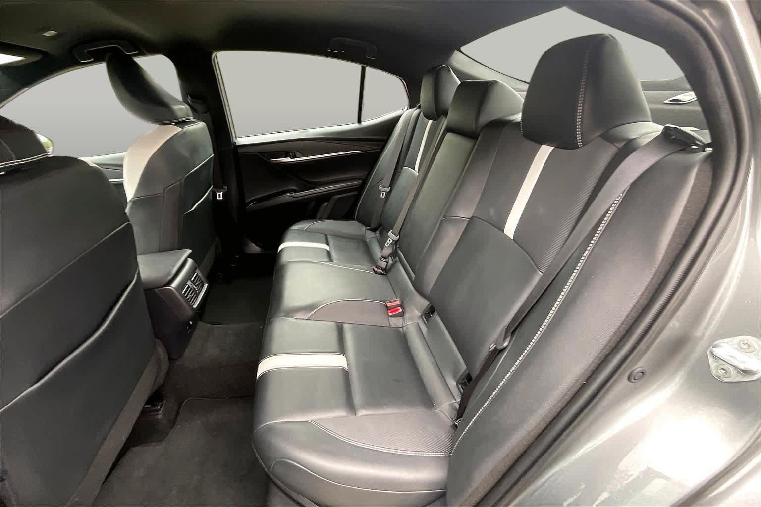 Used 2025 Toyota Camry SE w/ Convenience Package AWD/4WD image 20