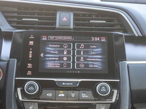 Used 2018 Honda Civic Touring image 12