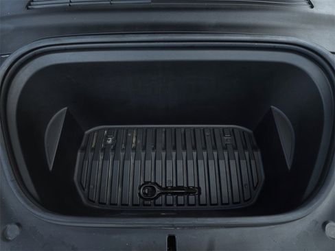 Used 2021 Tesla Model Y Performance image 24