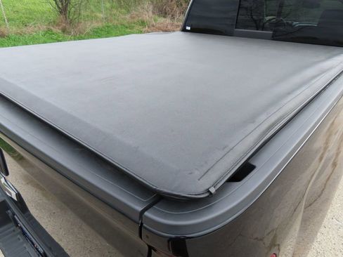 Used 2018 Chevrolet Silverado 1500 LTZ Z71 AWD/4WD image 14