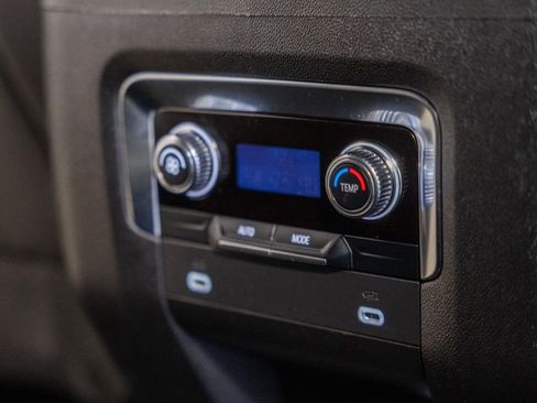 Used 2023 GMC Yukon SLT image 39