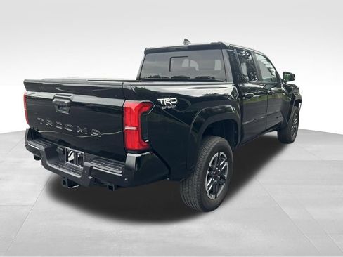 Used 2024 Toyota Tacoma TRD Sport w/ TRD Sport Upgrade Package AWD/4WD image 5