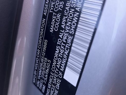 Certified 2025 Volvo XC60 B5 Core AWD/4WD image 46