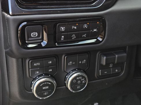 New 2026 GMC Yukon XL AT4 Ultimate image 10