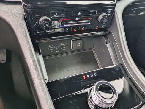 New 2025 Jeep Grand Cherokee L Altitude image 25