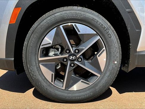 Used 2025 Hyundai Tucson SEL FWD image 17