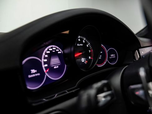 Used 2022 Porsche Cayenne Turbo image 31