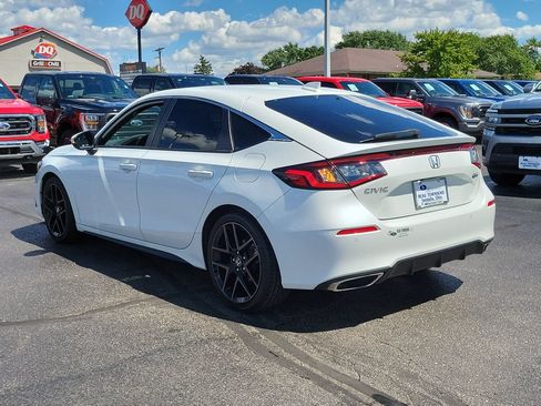 Used 2024 Honda Civic Sport Touring image 6