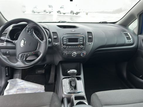 Used 2018 Kia Forte LX image 12