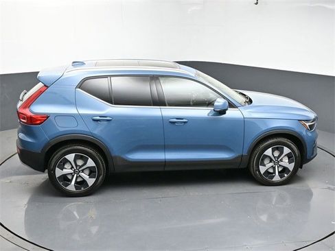 New 2024 Volvo XC40 B5 Plus w/ Protection Package Premier image 39