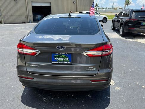 Used 2019 Ford Fusion SE FWD image 5