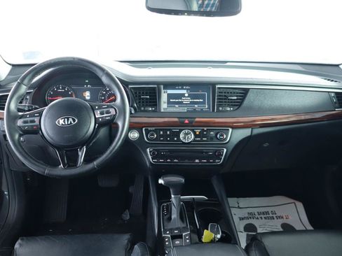 Used 2017 Kia Cadenza Technology FWD image 16
