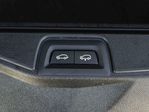 Used 2025 BMW X7 M60i AWD/4WD image 49