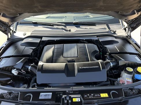 Used 2014 Land Rover LR4 HSE LUX image 36