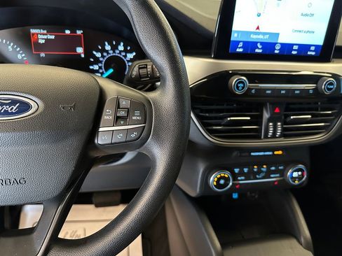 Used 2020 Ford Escape SE image 12