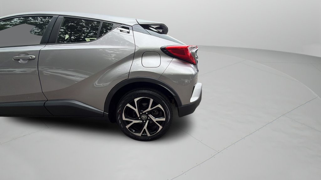 Used 2019 Toyota C-HR XLE FWD image 32