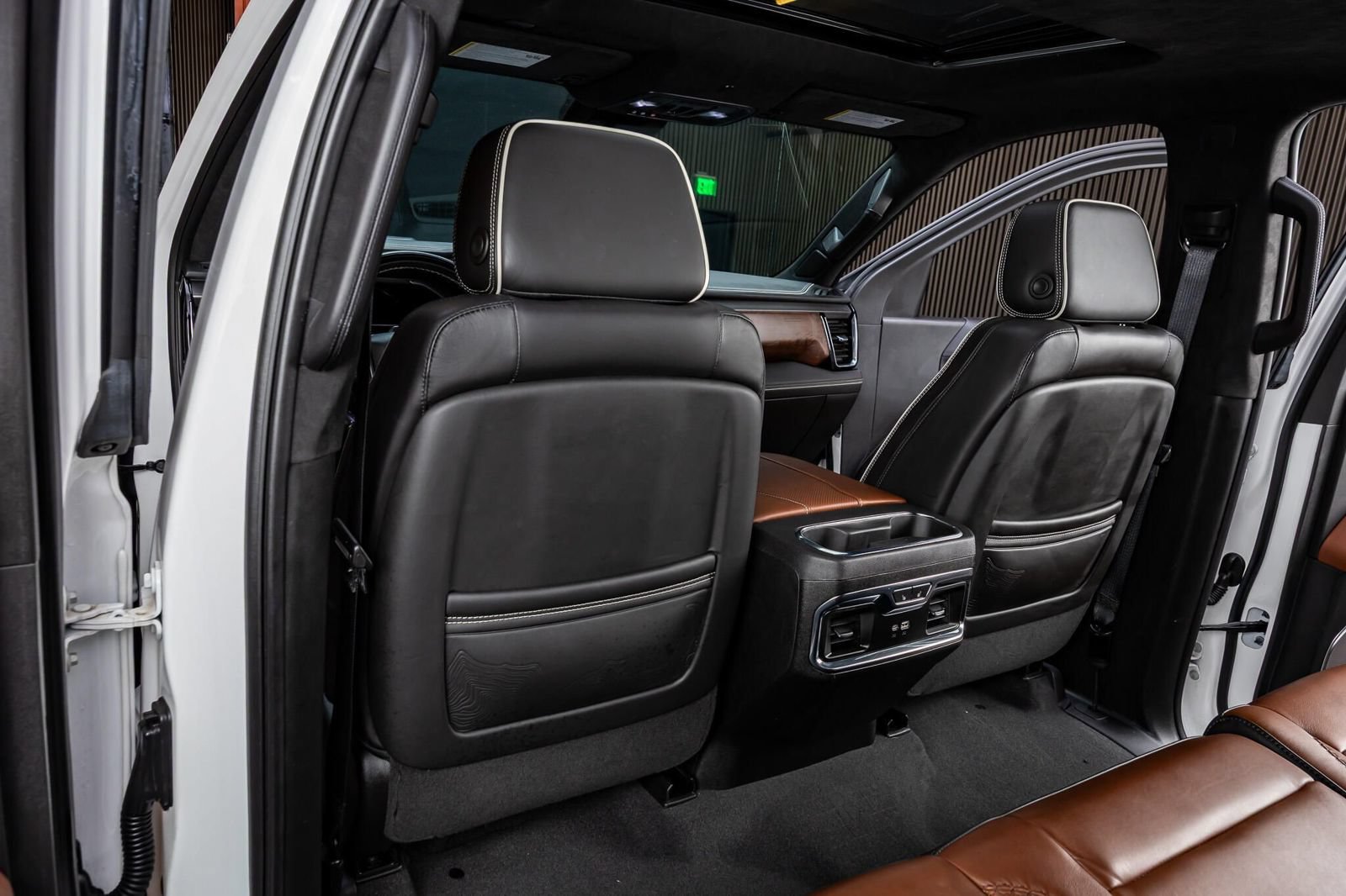 Used 2024 GMC Sierra 1500 Denali Ultimate AWD/4WD image 35