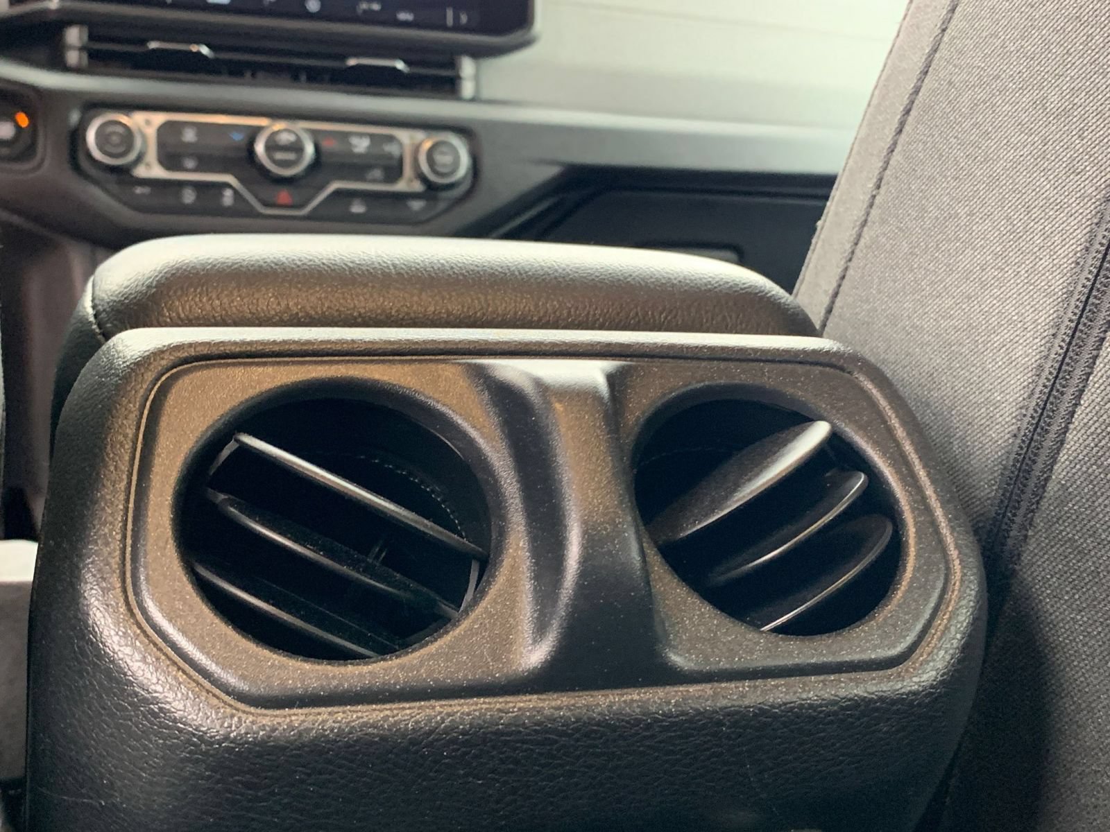 Used 2025 Jeep Wrangler Unlimited Sport AWD/4WD image 21