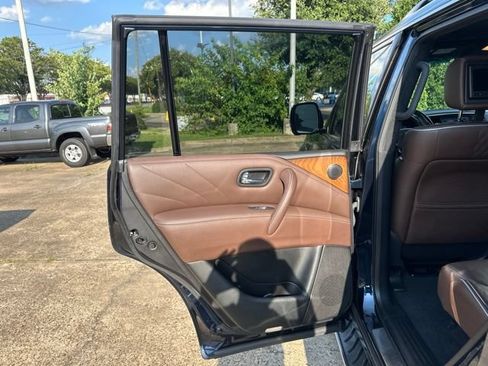 Used 2016 INFINITI QX80 Limited w/ All Season Package AWD/4WD image 27